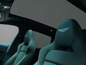 Aston Martin DBX 707 Aluminite Silver Eifel Green 