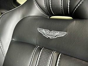 Aston Martin Vantage Magnetic Silver, Sportsitze, kein OPF, Sportauspuff 