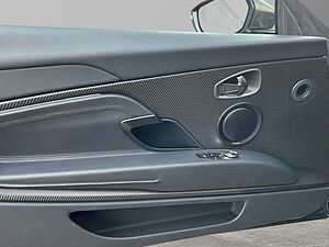 Aston Martin DB11 V8 Coupe Magnetic Silver Onyx Black Carbon Twill 