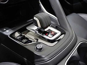 Jaguar E-Pace R-Dynamic SE AWD D200 Mild-Hybrid EU6d 