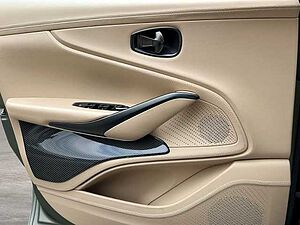 Aston Martin DBX 707 Satin Titanium Grey Sandstorm 