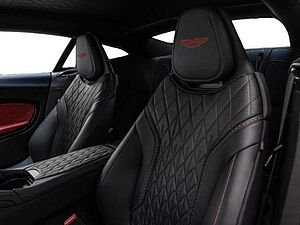 Aston Martin DB12 Oberon Black Carbonbremse Interieur Duotone 