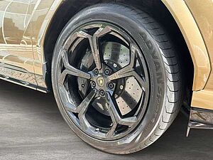 Lamborghini Urus Bronze Hypnos Bang & Olufsen 
