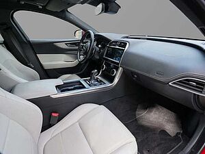 Jaguar XE R-Dynamic HSE D200 Mild-Hybrid EU6d 