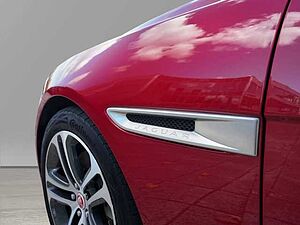 Jaguar XE R-Dynamic HSE D200 Mild-Hybrid EU6d 