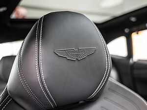 Aston Martin DBX Jet Black Onyx Black 