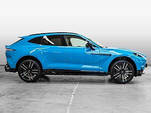 Aston Martin DBX 707 Elwood Blue Sandstorm