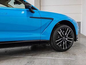 Aston Martin DBX 707 Elwood Blue Sandstorm