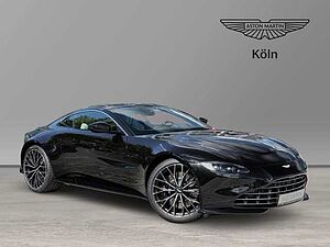 Aston Martin Vantage V8 Onyx Black / Ivory