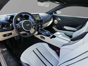 Aston Martin Vantage V8 Onyx Black / Ivory