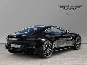 Aston Martin Vantage V8 Onyx Black / Ivory