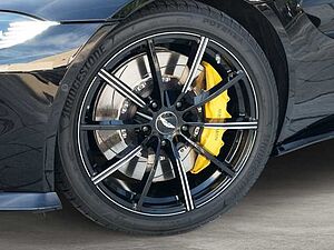 Aston Martin Vantage Roadster Onyx Black / Obsidian Black
