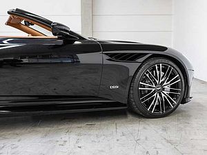 Aston Martin DBS Volante 