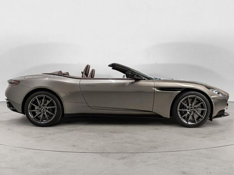 Aston Martin DB11 V8 Volante Titanium Grey