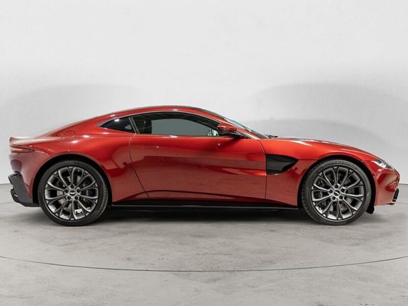 Aston Martin V8 Vantage Coupe Diavolo Red Obsidian Black