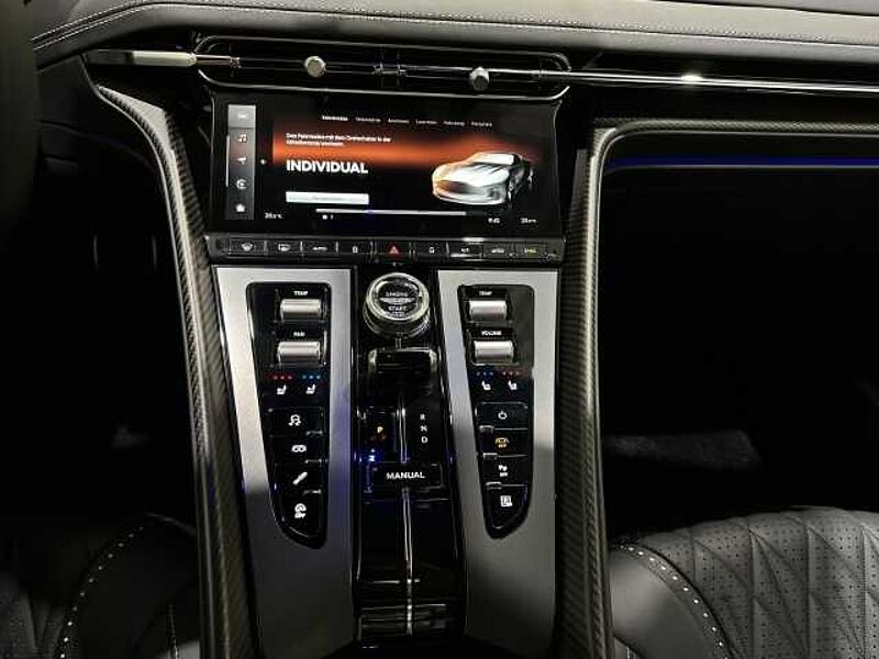 Aston Martin DB12 Onyx Black Carbonbremse Bowers & Wilkins