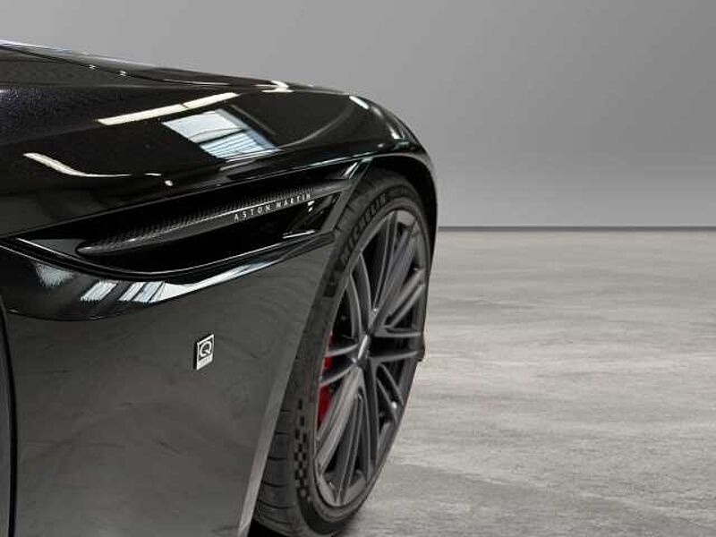 Aston Martin DB12 Onyx Black Carbonbremse Bowers & Wilkins