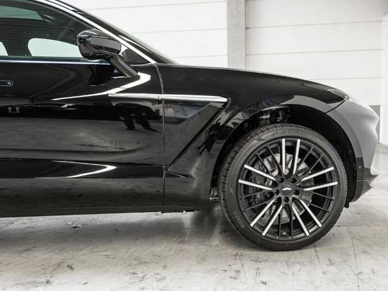 Aston Martin DBX Jet Black Sonderleasing