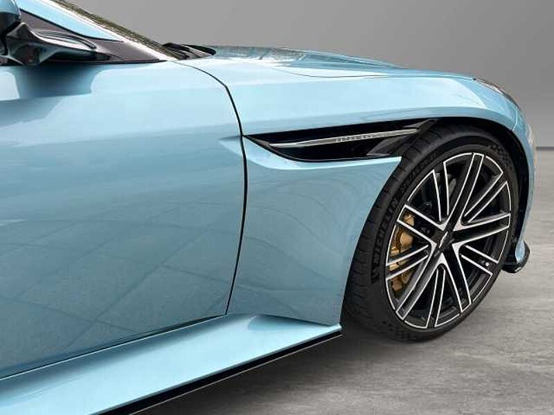 Aston Martin DB12 Volante Carribean Blue Pearl Carbonbremse