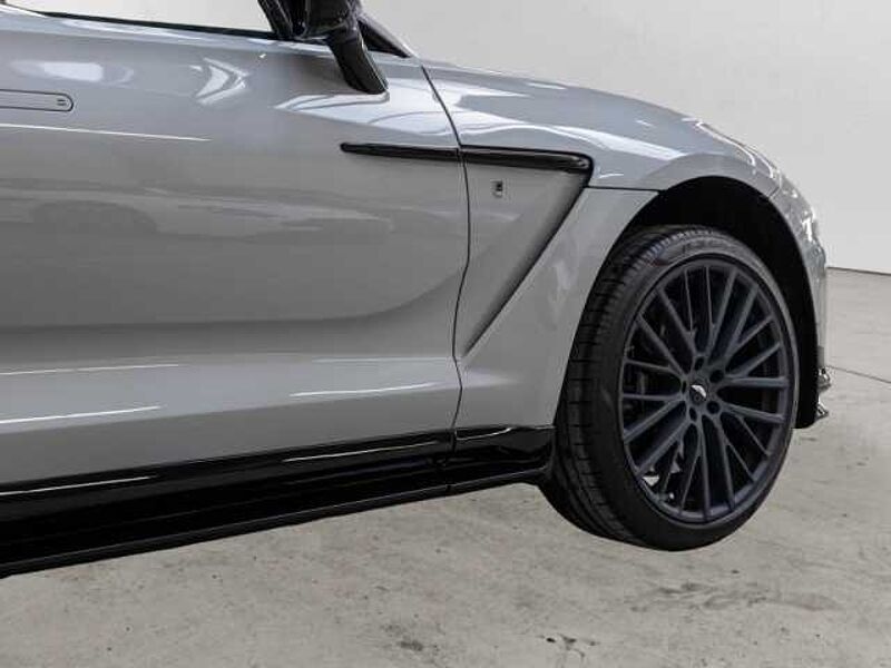 Aston Martin DBX 707 Apex Grey Onyx Black Sonderleasing