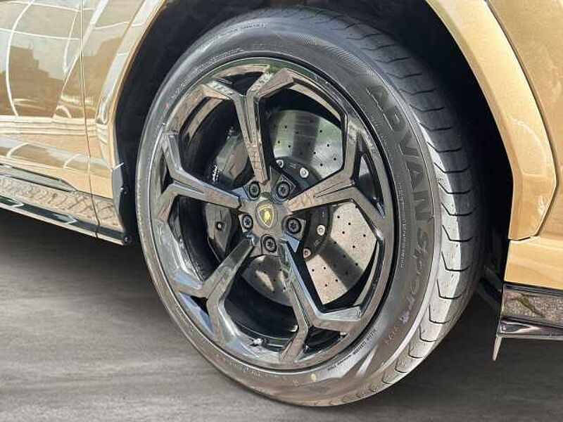 Lamborghini Urus Bronze Hypnos Bang & Olufsen