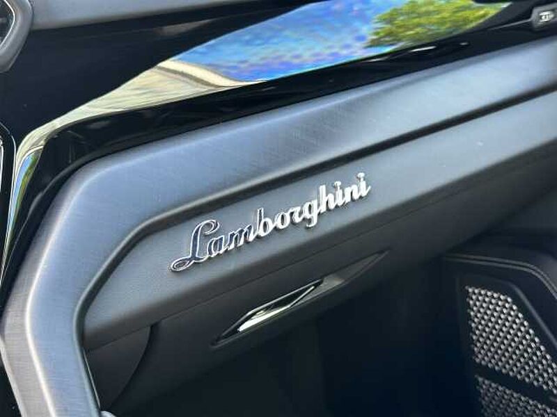 Lamborghini Urus Bronze Hypnos Bang & Olufsen