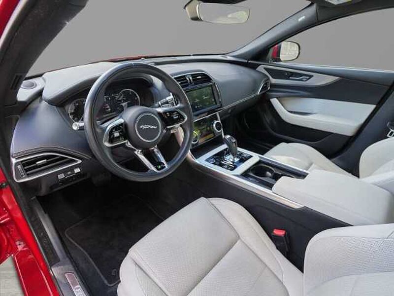Jaguar XE R-Dynamic HSE D200 Mild-Hybrid EU6d