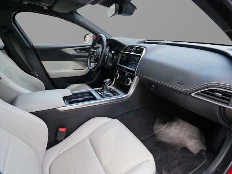 Jaguar XE R-Dynamic HSE D200 Mild-Hybrid EU6d