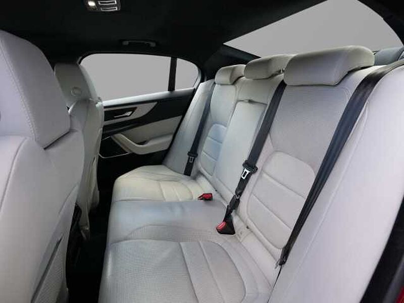 Jaguar XE R-Dynamic HSE D200 Mild-Hybrid EU6d
