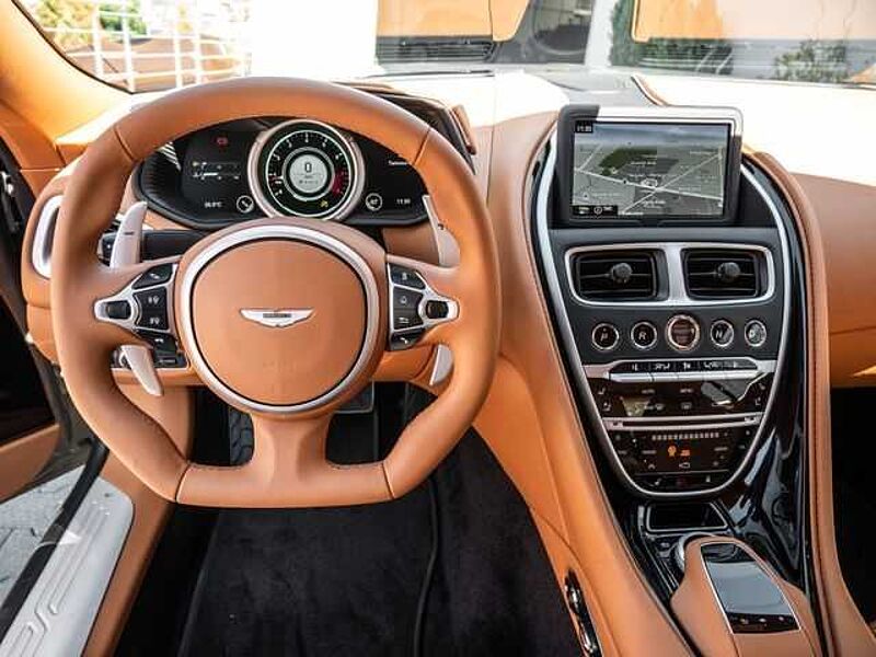 Aston Martin DB11 Coupe V8 Silver Birch Provenance