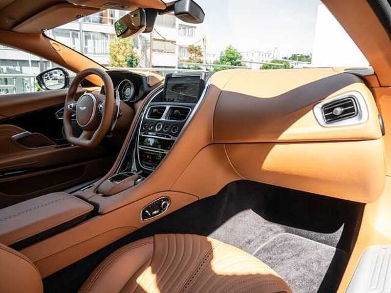 Aston Martin DB11 Coupe V8 Silver Birch Provenance