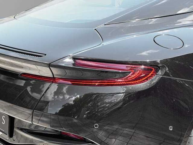 Aston Martin DB11 V12 Onyx Black