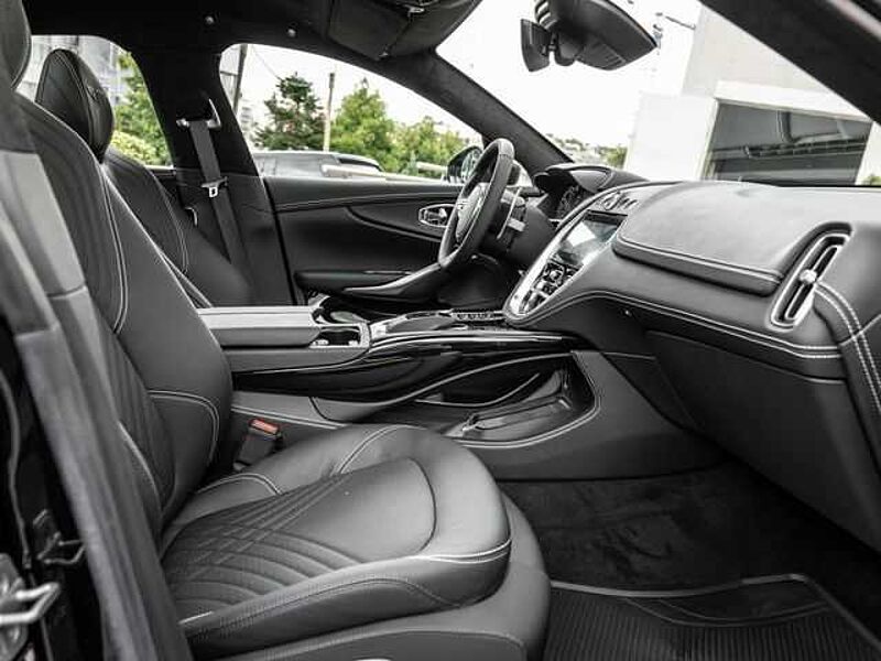 Aston Martin DBX Jet Black Onyx Black