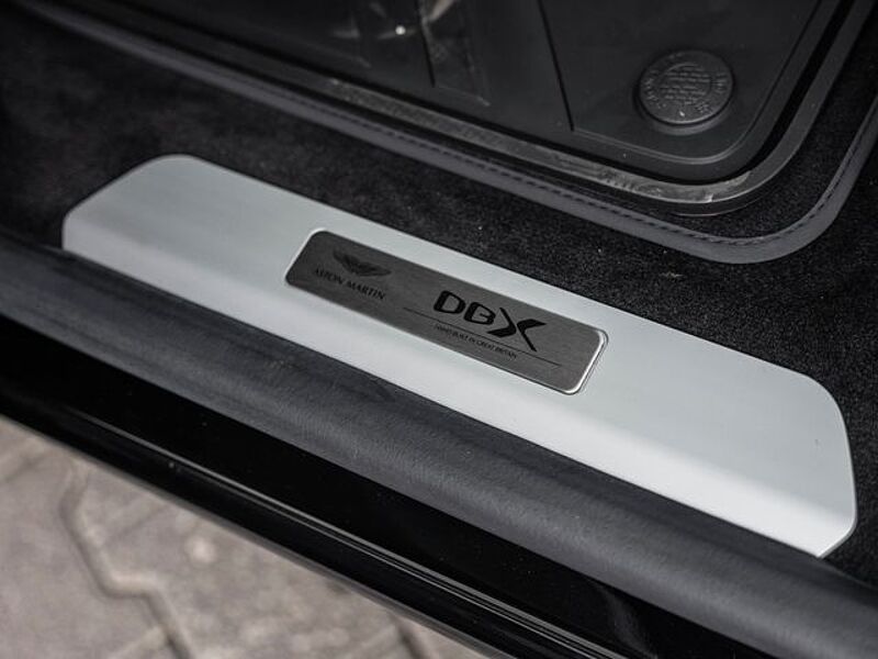 Aston Martin DBX Jet Black Onyx Black