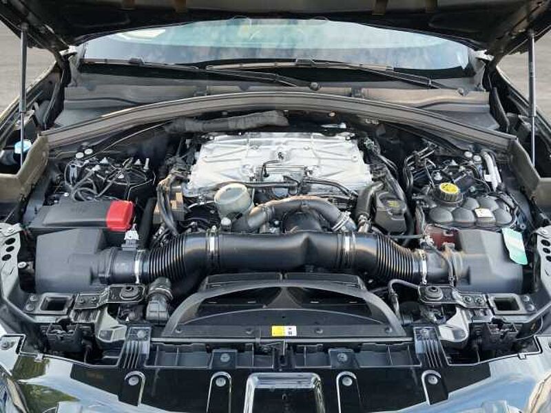 Jaguar F-Pace P550 AWD SVR 5,0 V8 Kompressor