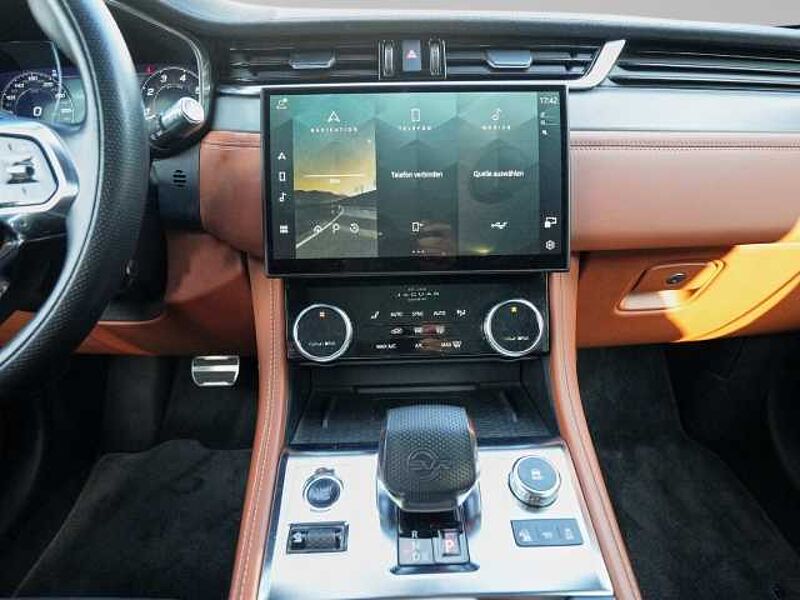 Jaguar F-Pace P550 AWD SVR 5,0 V8 Kompressor