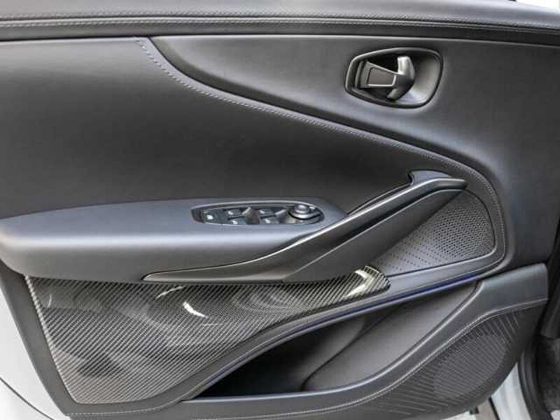 Aston Martin DBX 707 Apex Grey Onyx Black
