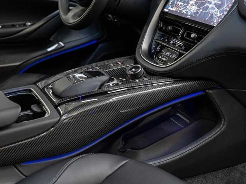 Aston Martin DBX 707 Apex Grey Onyx Black