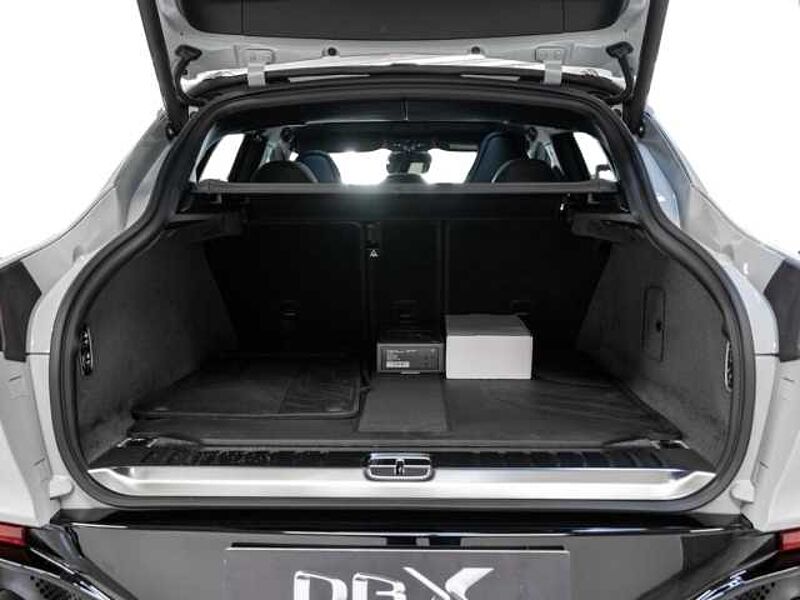 Aston Martin DBX 707 Apex Grey Onyx Black