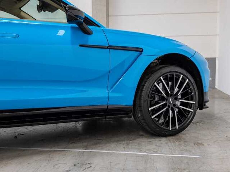 Aston Martin DBX 707 Elwood Blue Sandstorm