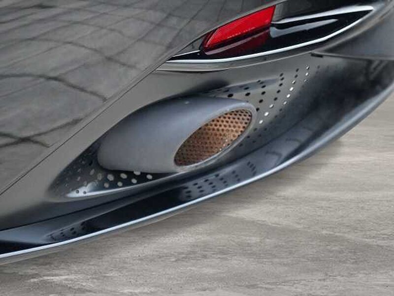 Aston Martin DB12 Volante Californian Poppy Carbonbremse  B&W