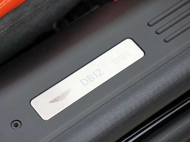 Aston Martin DB12 Volante Californian Poppy Carbonbremse  B&W